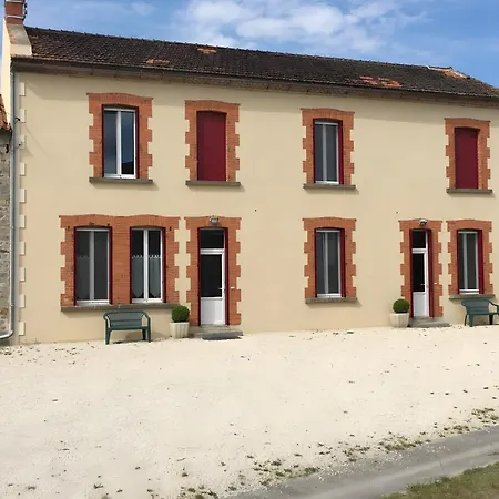 Le Petit De La Bredanchere بيت للعطل Lathus St Remy
